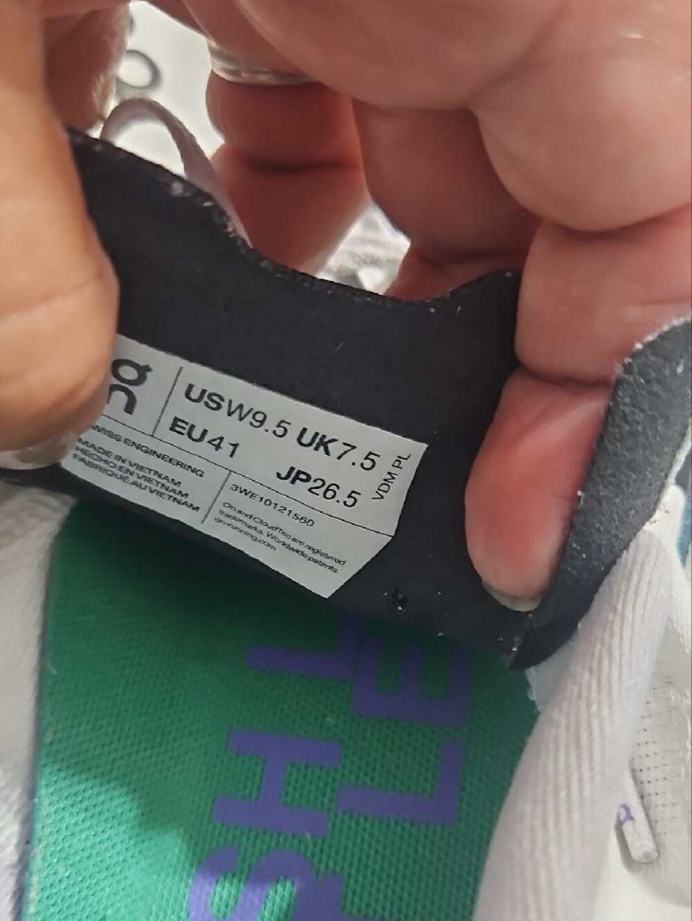 On Running Women White and Teal Trail Sneakers New Whit Out Box - Picture 8 of 12